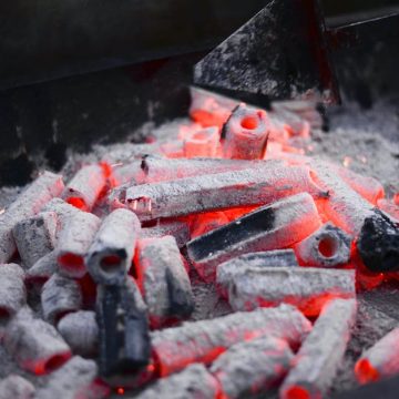 Efektywne i ekologiczne źródło ciepła, czyli brykiet kominkowy
