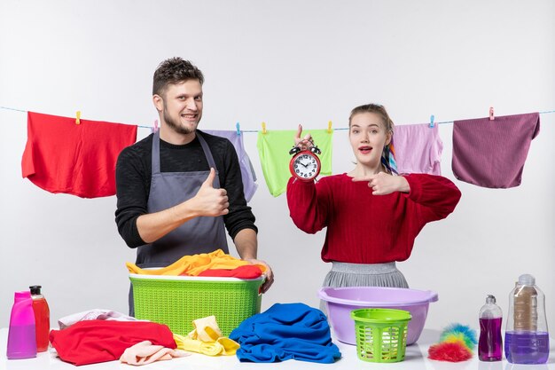 Czy istnieje idealny detergent do utrzymania żywych kolorów ubrań?