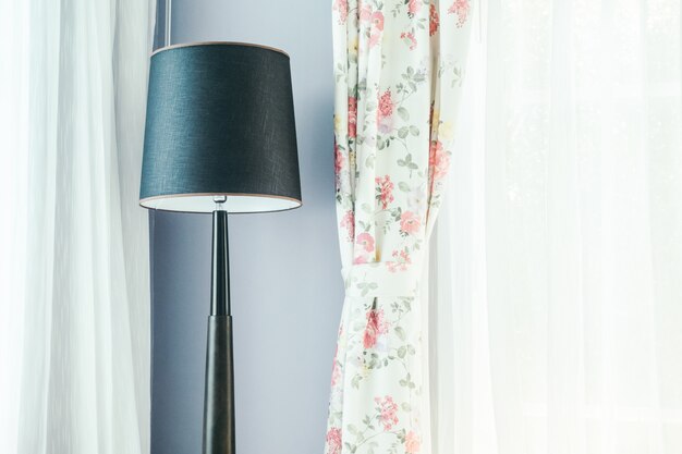 Jak wybrać idealną lampę do salonu?