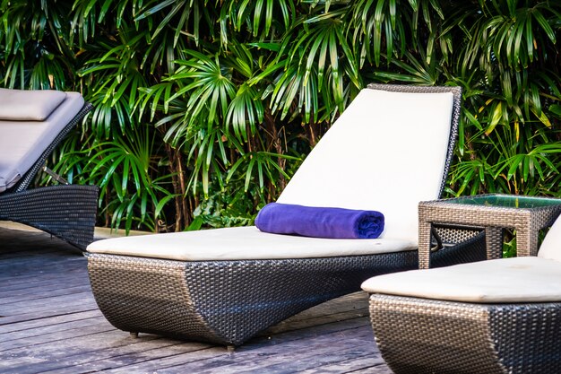 Jakie materiały najlepiej sprawdzają się przy produkcji mebli ogrodowych?